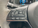 手元でナビの音量調整等が出来るのでナビの操作によるわき見運転を防止することが出来ます。