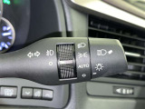 【オートライト】車外の明るさに応じて自動的にライトの点灯・消灯をしてくれます