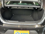 トランクスペースも充分な広さがございます。ゴルフバッグも収納可能です。
