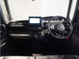 ◆インテリアパネル◆視界広々で非常に運転しやすくロングドライブでも疲れを感じさせないすっきりとまとまったインパネ周りです。