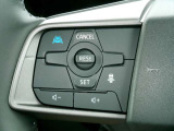 プロパイロット搭載!アクセル、ブレーキを自動でコントロールして前のクルマとの車間距離を保つ手助けをします。
