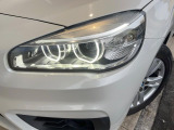 ●LEDヘッドライト:夜間走行時も良好な視界を確保し安心して運転できる高輝度LEDヘッドライトを装備!点灯速度が早く、消費電力も抑えられています。