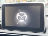 【マツダコネクトナビ】車内の雰囲気にマッチした一体型タイプのナビ。各種車輌設定やBluetooth再生等、様々な機能が楽しめます。直感的なダイヤル操作が可能で、使い勝手も良好です。