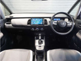 ◆インテリアパネル◆視界広々で非常に運転しやすくロングドライブでも疲れを感じさせないすっきりとまとまったインパネ周りです。