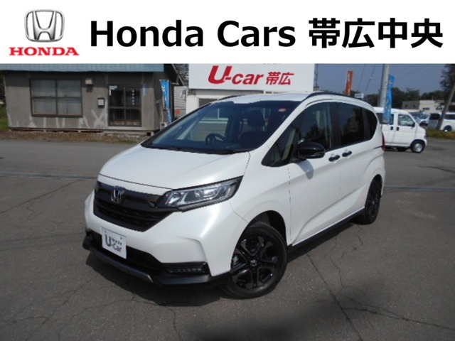 フリード 1.5 ハイブリッド クロスター ブラックスタイル 4WD 