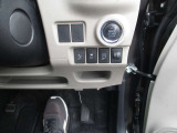 各種機能のボタンがあります。もちろん運転席からの操作も可能。スマートに使いこなしてください。