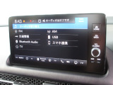 ナビゲーションはホンダコネクトディスプレイを装着しております。AM、FM、Bluetooth、フルセグTVがご使用いただけます。初めて訪れた場所でも道に迷わず安心ですね!