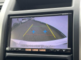 【バックカメラ】駐車時に後方がリアルタイム映像で確認できます。大型商業施設や立体駐車場での駐車時や、夜間のバック時に大活躍!運転スキルに関わらず、今や必須となった装備のひとつです!