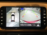 クルマを空から見たような映像が映る、アラウンドビューモニターで、車両周辺の安全確認も一目できます!小さなお子様や障害物も確認できるので、運転のしやすさだけでなく事故防止にも役立ち安心して駐車できます♪