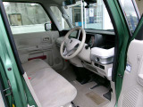 運転席&助手席にはシートヒーター機能があります☆