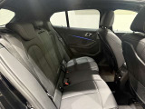 BMWを熟知したメカニックによる、360度の納車前点検。ドイツ本国と同様の教育・訓練を受けたBMW専門のメカニックが、360度によるポイントを徹底的に点検、整備いたします。