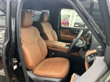 運転席、助手席共に綺麗です!