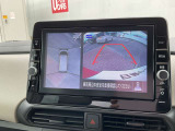 上から丸見えアラウンドビュー!車を真上から見下ろした様な映像を映し出すアラウンドビューモニター。これで車庫入れもラクラク。