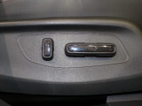 【パワーシート】メモリー機能付きパワーシート装備車です。電動でシートが動きます、高級感がありとても便利な機能です!