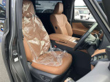 パワーシート搭載。微妙な調整が手軽にでき、最適なポジションで運転することが可能です。