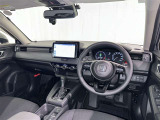 運転席まわりです。 各操作スイッチは使いやすい位置に配置されてます。
