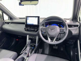 運転席まわりです。 各操作スイッチは使いやすい位置に配置されてます。