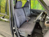 運転席シート廻りは使用感も少なく、良好な状態となっています。丁寧に使われていたことがよくわかりますね。
