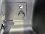 荷室にも便利なアクセサリーソケットがあります。