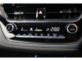 室内を快適温度にするオートエアコン!スイッチもシンプルで操作しやすく、オールシーズン快適なドライブに出かけられますね♪