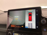 フロントカメラは運転席よりも前の視界を確保することで事前に危険を予知し、事故や衝突を防ぎます。