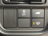 【パワーバックドア】スマートキーや運転席のボタンを押すだけでリアゲートが自動で開閉します!荷物を持っている時や、高い位置にあるバックドアを閉める際に便利な機能です♪