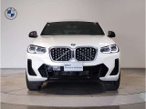 ☆BMWの代名詞とも言える【キドニーグリル】一目見ただけでBMW車であると認識できる確固たるアイコンとして存在感を放ちます☆