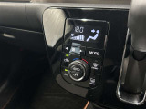 オートエアコンは温度を設定するだけで、自動で風量などを設定してくれます。運転しながら操作も必要ないので、安全性も向上します。