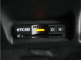 ◆ETC2.0装着◆進化したドライブ体験。料金収受システムだけだったETCが生まれ変わって、高速道路を賢く使うETC2.0に進化しました。多彩な情報サービスが便利で快適なドライブ体験を提供します。