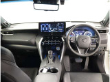 オシャレなインテリアで運転する気分も盛り上がりますよね^^