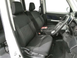 見通しのよいすっきりとした視界で、誰でも運転しやすいです。運転のしやすさは疲れにくさにも繋がりますよ♪