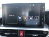 ディスプレイオーディオ装着車。ディスプレイとスマホを連携で、様々なアプリを使用できます。マップのアプリを繋げて、ナビゲーションとして使用できます。