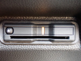 ■【ETC車載器】が装備されています。セットアップをしてお渡しとなり、ETCカードを差し込むだけで高速道路の利用が可能です。