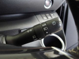 オートライト機能装備です!車外の明るさに応じて、自動的にライトの点灯・消灯をしてくれます♪