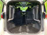 【パワーバックドア】スマートキーや運転席のボタンを押すだけでリアゲートが自動で開閉します!荷物を持っている時や、高い位置にあるバックドアを閉める際に便利な機能です♪