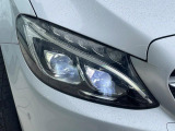 ●LEDヘッドライト:夜間走行時も良好な視界を確保し安心して運転できる高輝度LEDヘッドライトを装備!点灯速度が早く、消費電力も抑えられています。