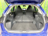 普段のお買い物や通勤、送迎等に十分な荷室スペースを確保しております。セカンドシートを倒すと、大きな荷物の積載も可能です♪