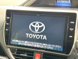 【純正10.5型ナビ】人気の純正ナビを装備。オーディオ機能も充実しており、Bluetooth接続すればお持ちのスマホやMP3プレイヤーの音楽を再生可能!毎日の運転がさらに楽しくなります!!