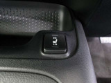 運転席、助手席はシートヒーター付きです。座面や背もたれを素早く温め、寒い日もより快適に過ごせます。