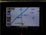 スズキ純正8インチナビ(CN-RZ83)&バックカメラが装備されているので、普段の使い勝手もロングドライブも快適です。