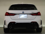 BMWのお車は、走行の安定性とコーナリングの良さを追求し、思い通りにハンドルの操作可能です。試乗車もご用意しておりますので、ぜひ&ldquo;駆け抜ける歓びをご体感ください!