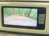 【バックカメラ】駐車時に後方がリアルタイム映像で確認できます。大型商業施設や立体駐車場での駐車時や、夜間のバック時に大活躍!運転スキルに関わらず、今や必須となった装備のひとつです!