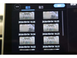 前後ドライブレコーダー搭載。車載カメラの映像を内蔵メモリーに録画。別のカメラを後付けすることなく前後映像を記録できます。録画した映像はディスプレイオーディオの大画面ですぐに再生、確認できます。
