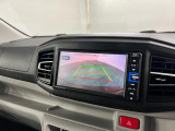 バックカメラがしっかり映るので、後ろが見やすく安心して駐車できます。