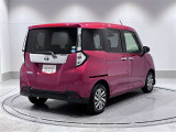 ボデーカラーはマゼンダベリーマイカメタリック(R72)で、リヤガラスはプライバシーガラスとなっております。