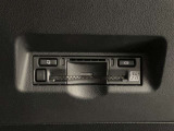高速道路で便利な【ETC2.0】を装備しています。光ビーコン搭載で渋滞情報などナビゲーションと連動することで機能も充実いたします。他、観光施設に立ち寄るための高速料金割引サービス等もございます。