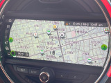 ●純正ナビ:一体感のあるナビは、高級感ある車内を演出してくれます。オーディオ機能も充実しておりますので、運転もより楽しめます♪