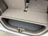 アイデア次第でいろいろな使い方ができる広くて使い勝手のいい荷室。