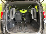 普段のお買い物や通勤、送迎等に十分な荷室スペースを確保しております。セカンドシートを倒すと、大きな荷物の積載も可能です♪