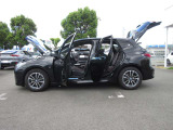 最大80台以上を展示するショールームには、厳しい品質基準をクリアしたBMW・MINI認定中古車を豊富に取り揃えております。